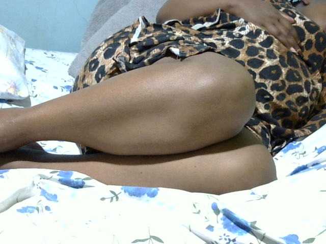 Petitetessy3 live cam on BongaCams
