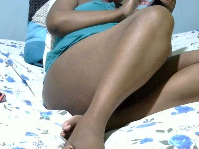 Petitetessy3 live cam on BongaCams