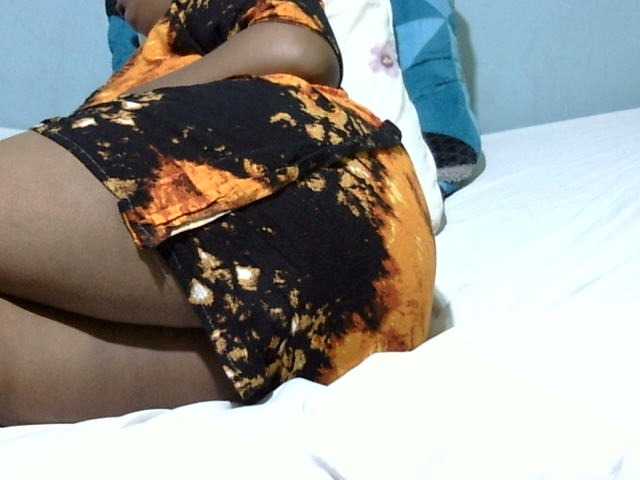 Petitetessy3 live cam on BongaCams