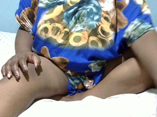 Petitetessy3 live cam on BongaCams