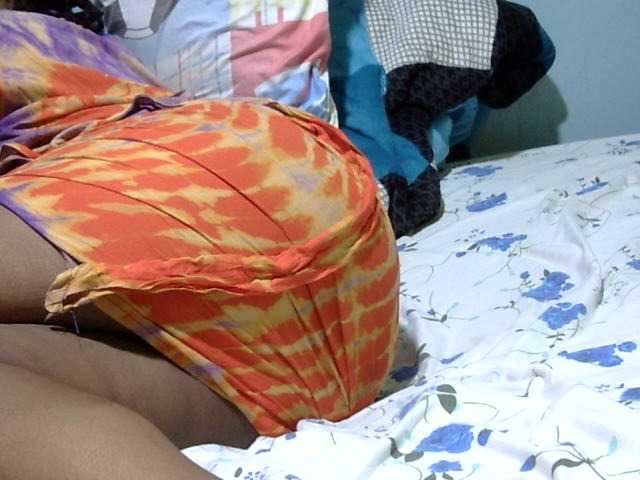 Petitetessy3 live cam on BongaCams
