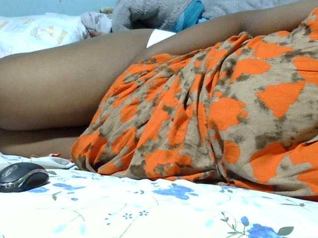 Petitetessy3 live cam on BongaCams