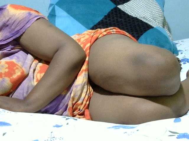 Petitetessy3 live cam on BongaCams
