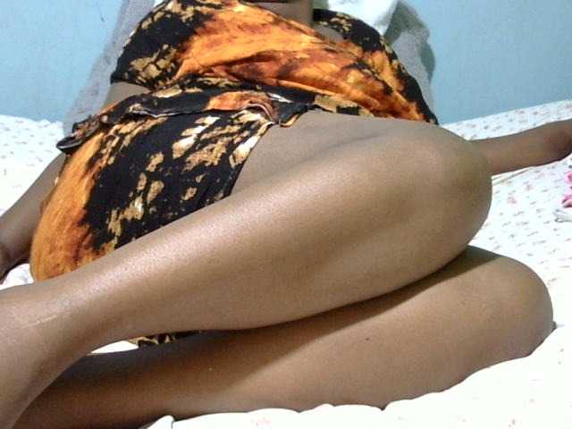Petitetessy3 live cam on BongaCams