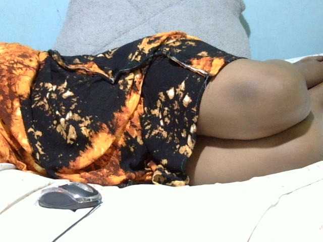 Petitetessy3 live cam on BongaCams