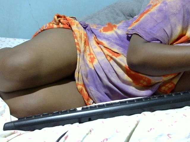 Petitetessy3 live cam on BongaCams