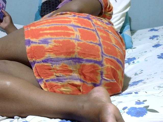 Petitetessy3 live cam on BongaCams