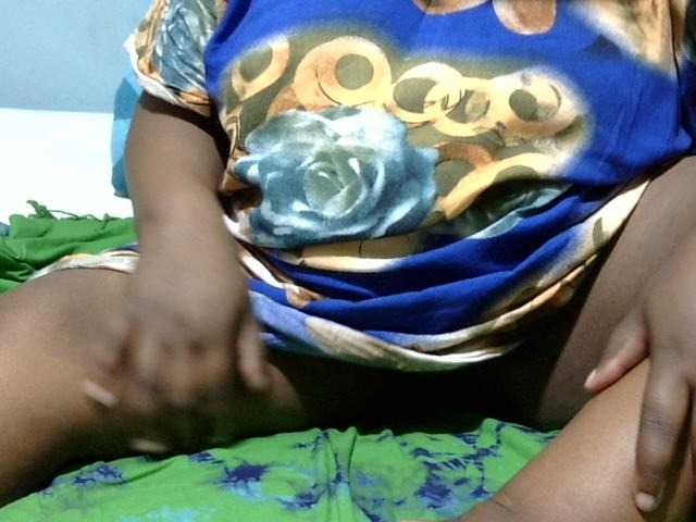 Petitetessy3 live cam on BongaCams