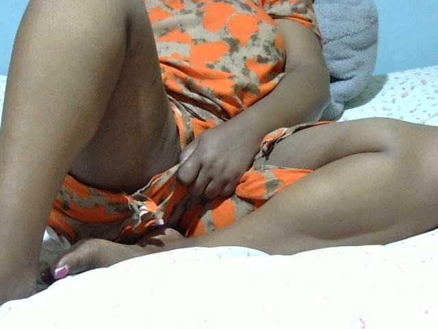 Petitetessy3 live cam on BongaCams