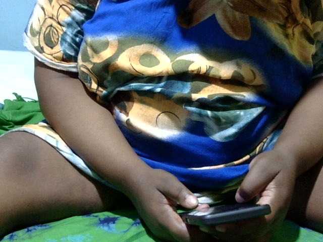 Petitetessy3 live cam on BongaCams