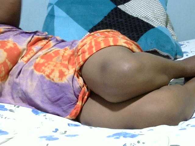 Petitetessy3 live cam on BongaCams