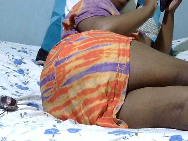Petitetessy3 live cam on BongaCams