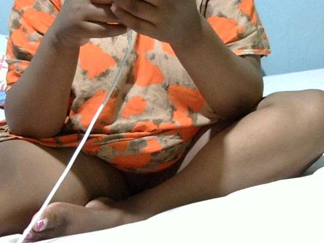 Petitetessy3 live cam on BongaCams