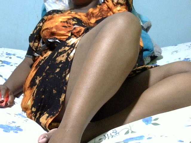 Petitetessy3 live cam on BongaCams