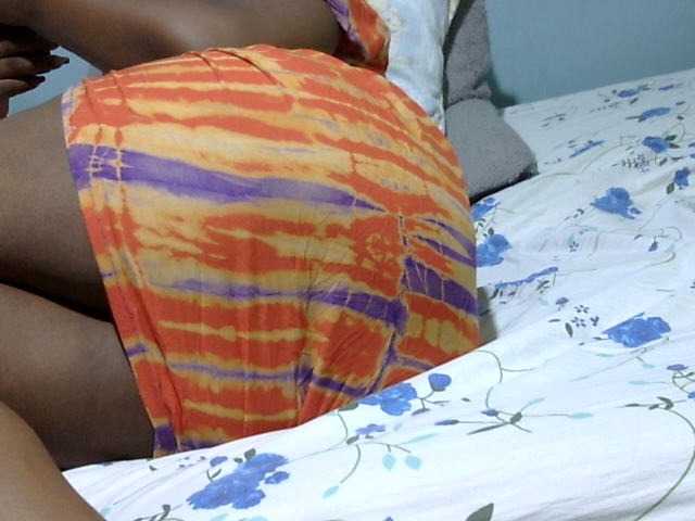 Petitetessy3 live cam on BongaCams