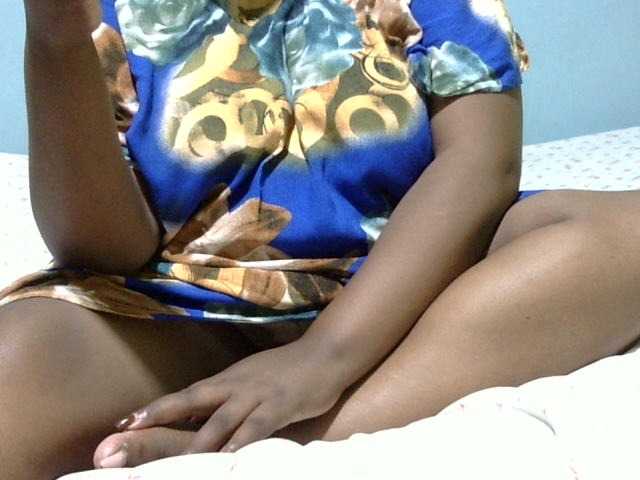 Petitetessy3 live cam on BongaCams