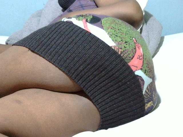 Petitetessy3 live cam on BongaCams