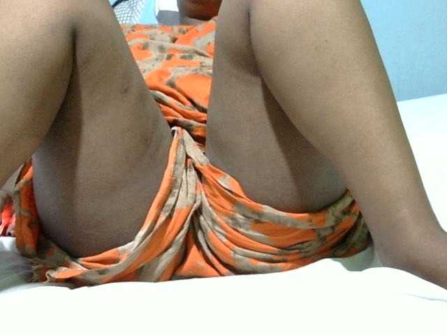 Petitetessy3 live cam on BongaCams