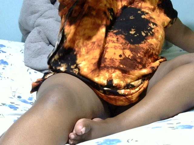 Petitetessy3 live cam on BongaCams