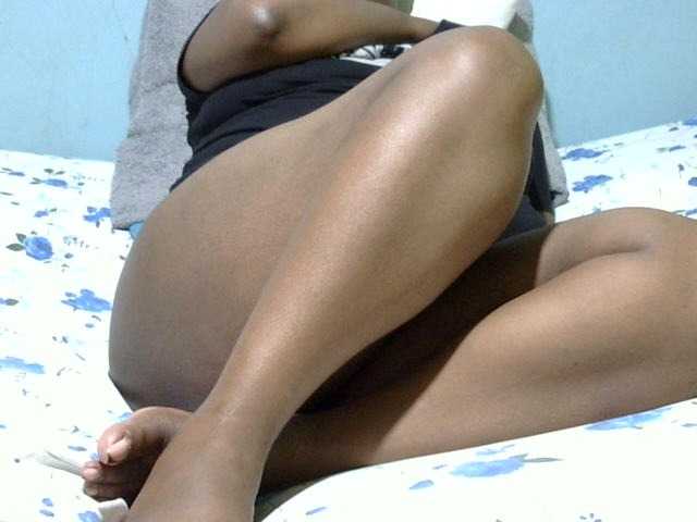 Petitetessy3 live cam on BongaCams