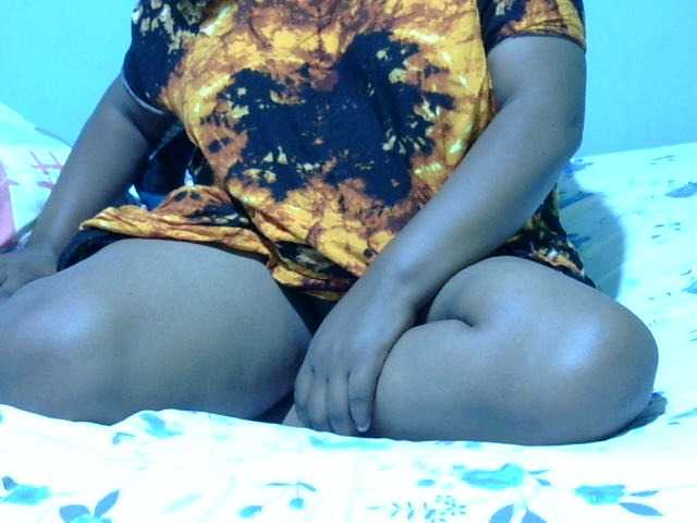 Petitetessy3 live cam on BongaCams