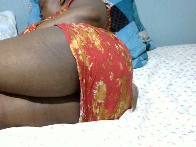 Petitetessy3 live cam on BongaCams