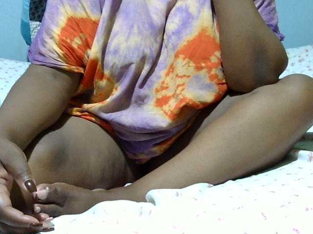 Petitetessy3 live cam on BongaCams