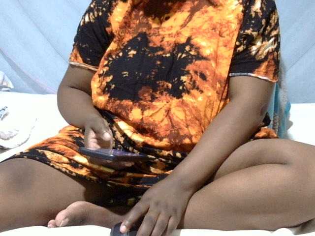 Petitetessy3 live cam on BongaCams