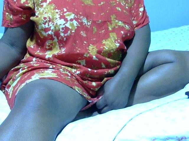 Petitetessy3 live cam on BongaCams