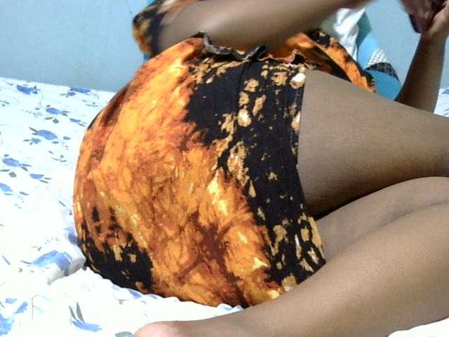Petitetessy3 live cam on BongaCams