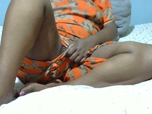 Petitetessy3 live cam on BongaCams