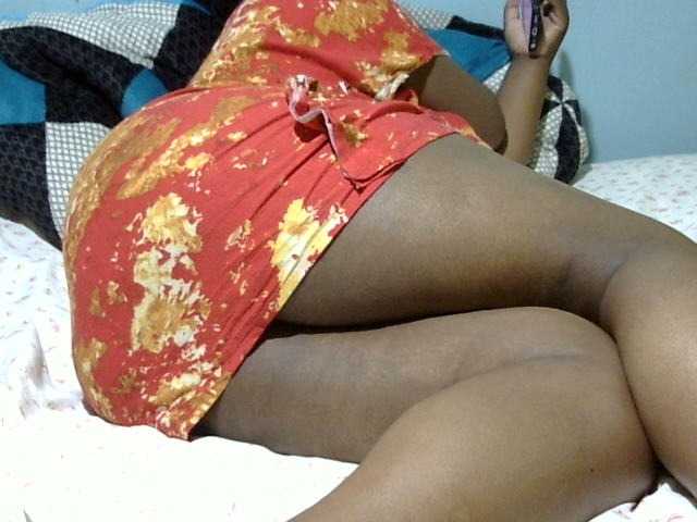 Petitetessy3 live cam on BongaCams