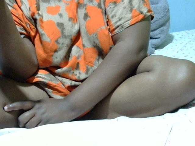 Petitetessy3 live cam on BongaCams