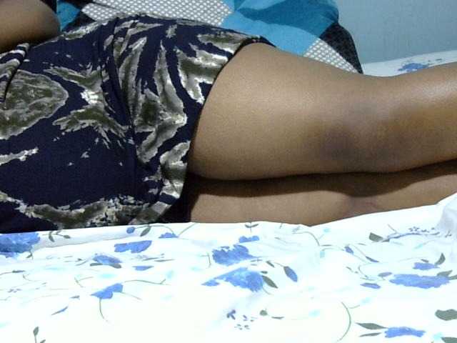 Petitetessy3 live cam on BongaCams