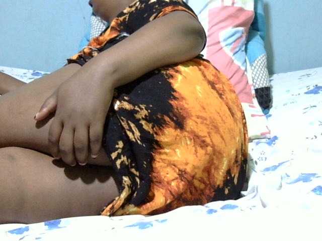 Petitetessy3 live cam on BongaCams
