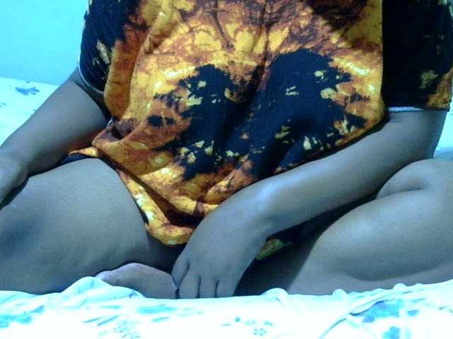 Petitetessy3 live cam on BongaCams