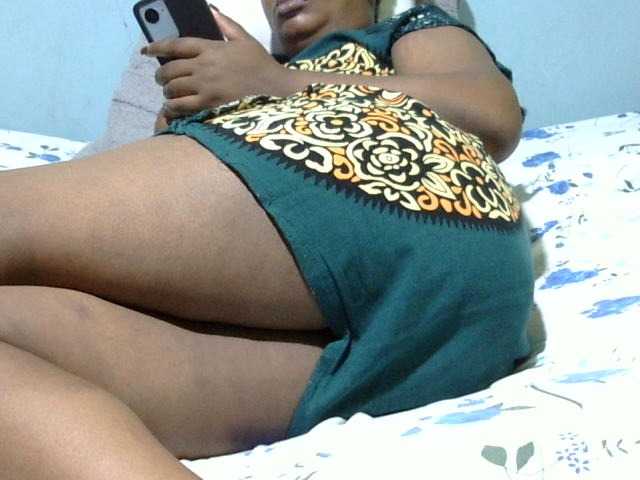 Petitetessy3 live cam on BongaCams