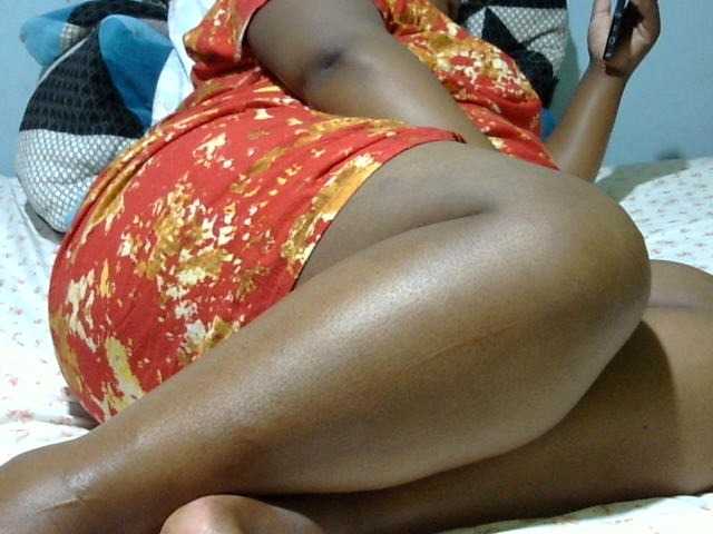 Petitetessy3 live cam on BongaCams