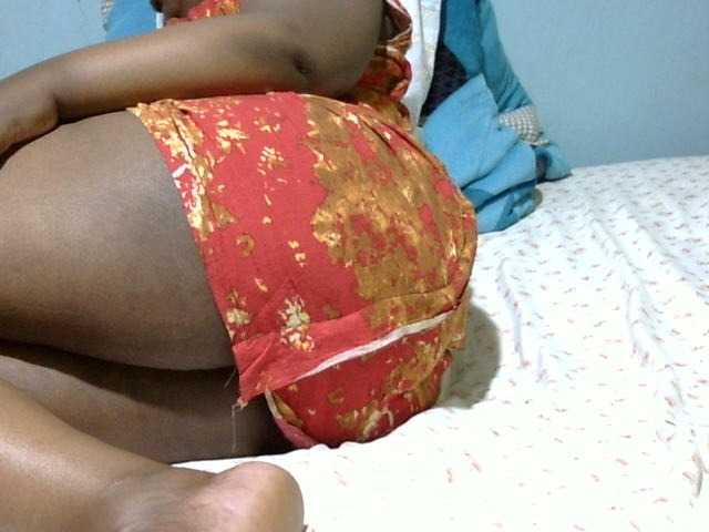 Petitetessy3 live cam on BongaCams