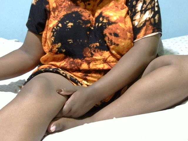 Petitetessy3 live cam on BongaCams