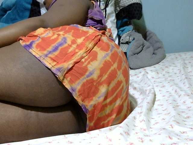 Petitetessy3 live cam on BongaCams