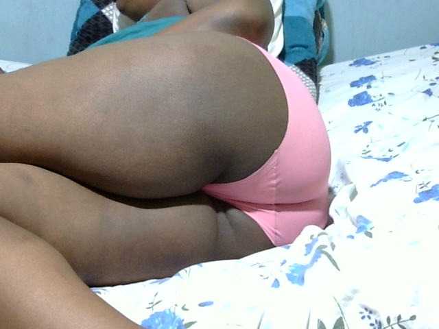 Petitetessy3 live cam on BongaCams