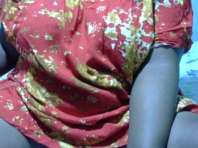 Petitetessy3 live cam on BongaCams