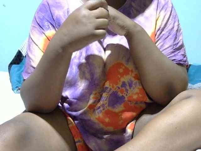 Petitetessy3 webcam