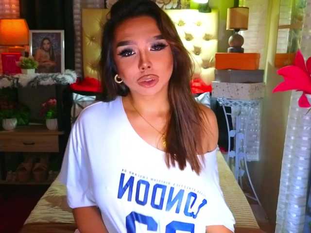 ParisianDoll — live trans cam