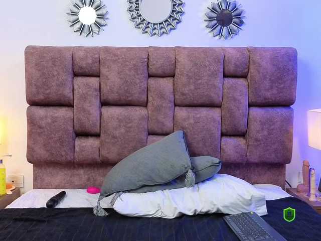 MeganWade live cam on BongaCams