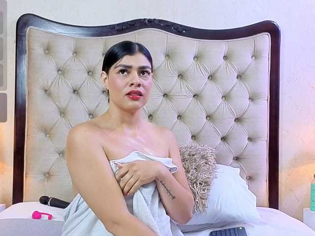 MeganWade live cam on BongaCams