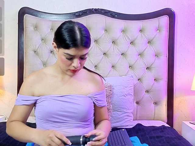 MeganWade live cam on BongaCams