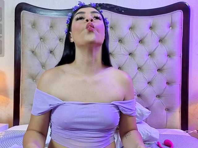 MeganWade live cam on BongaCams