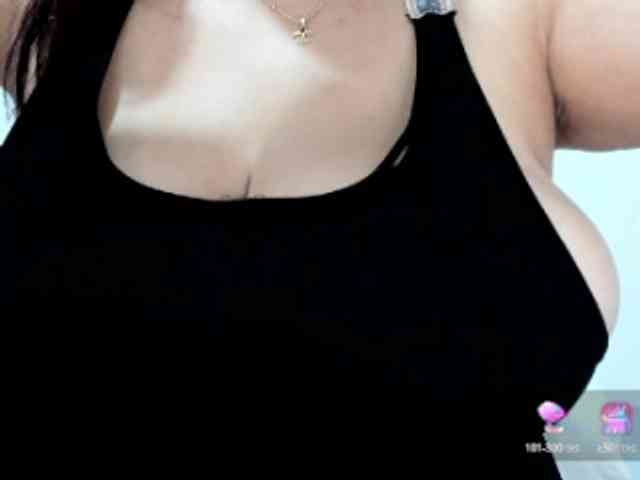 SuzyGamingFairy webcam